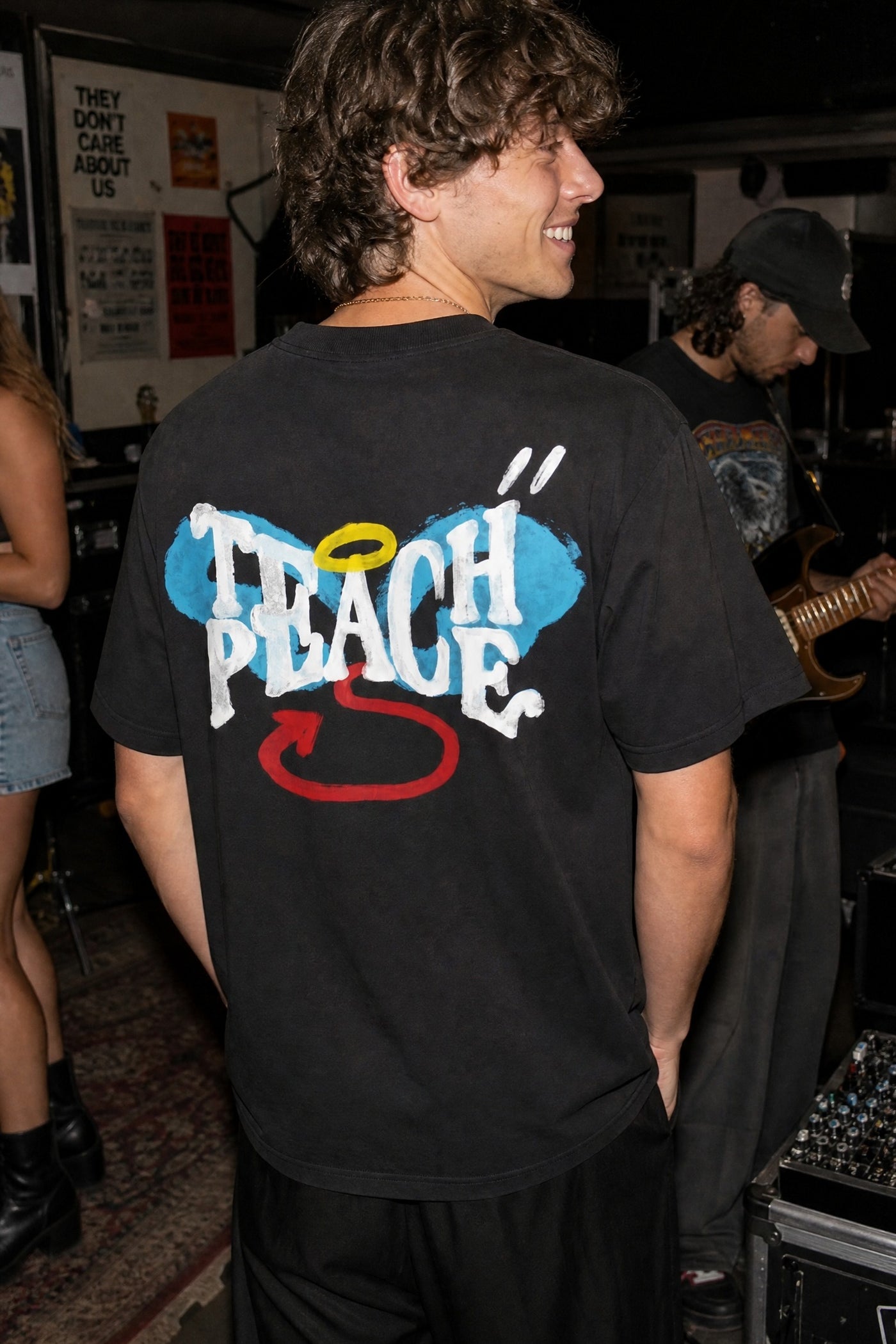 City Off Domes Peace Black T-Shirt