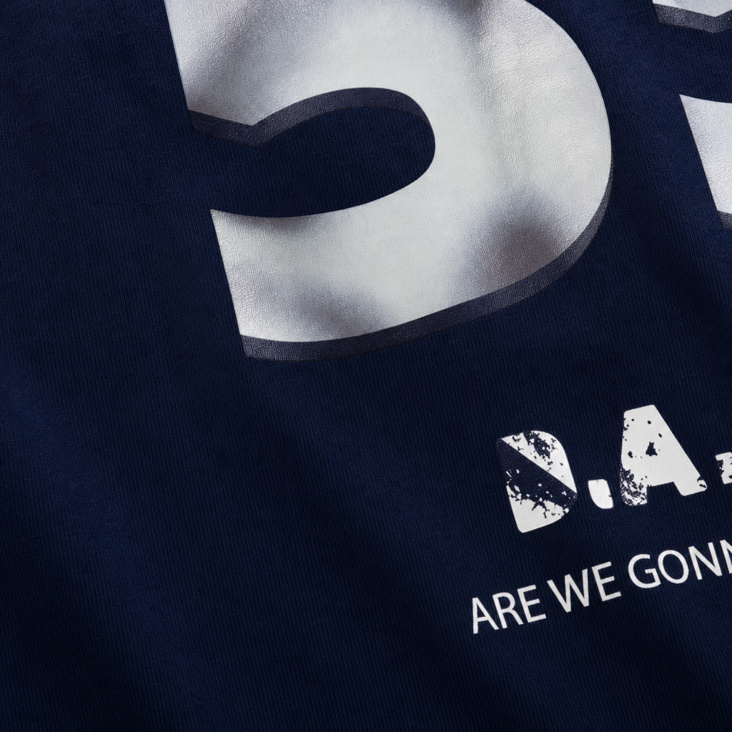 Close-up fabric detail - THE REFLECTION TEE