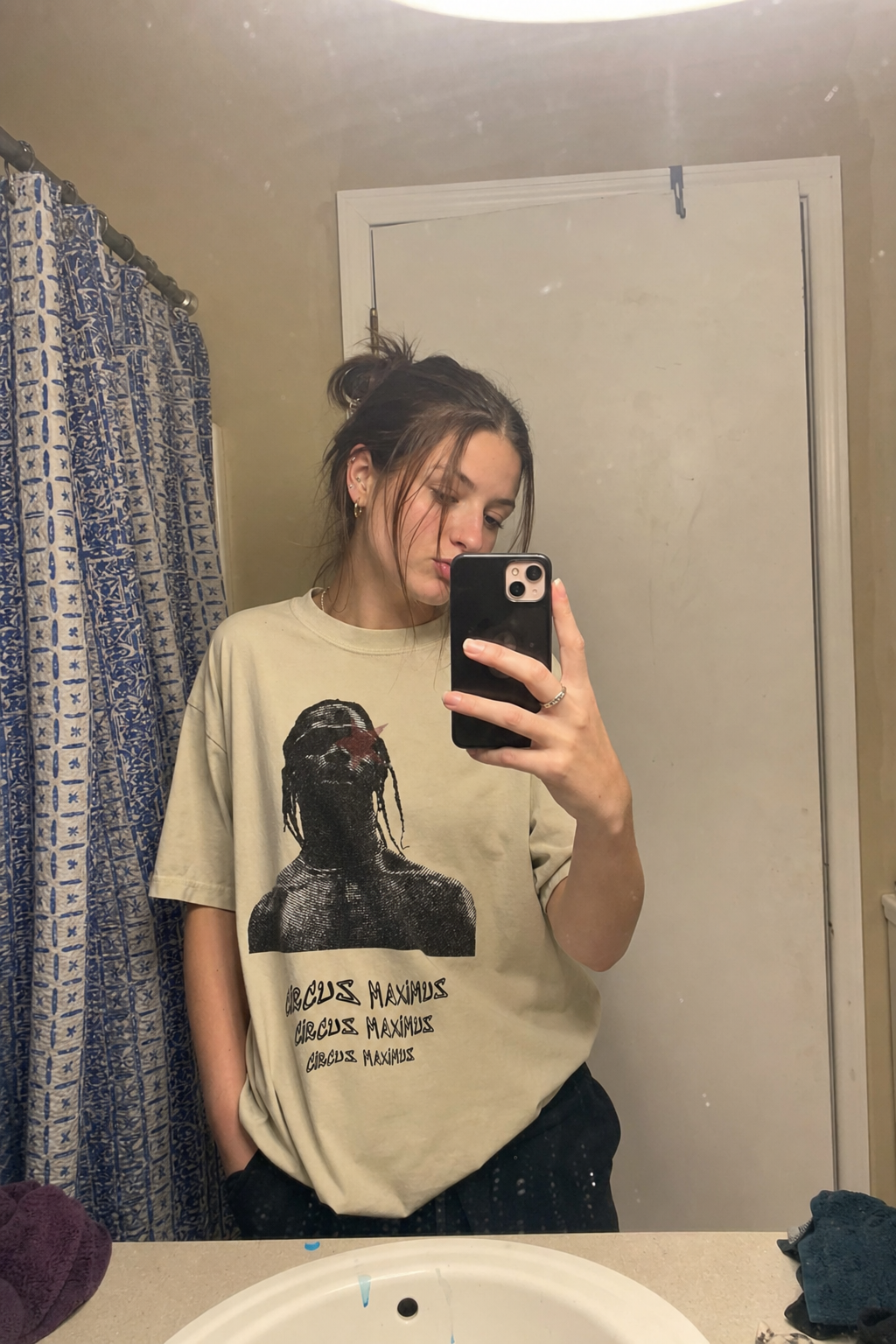 Bathroom mirror rotation